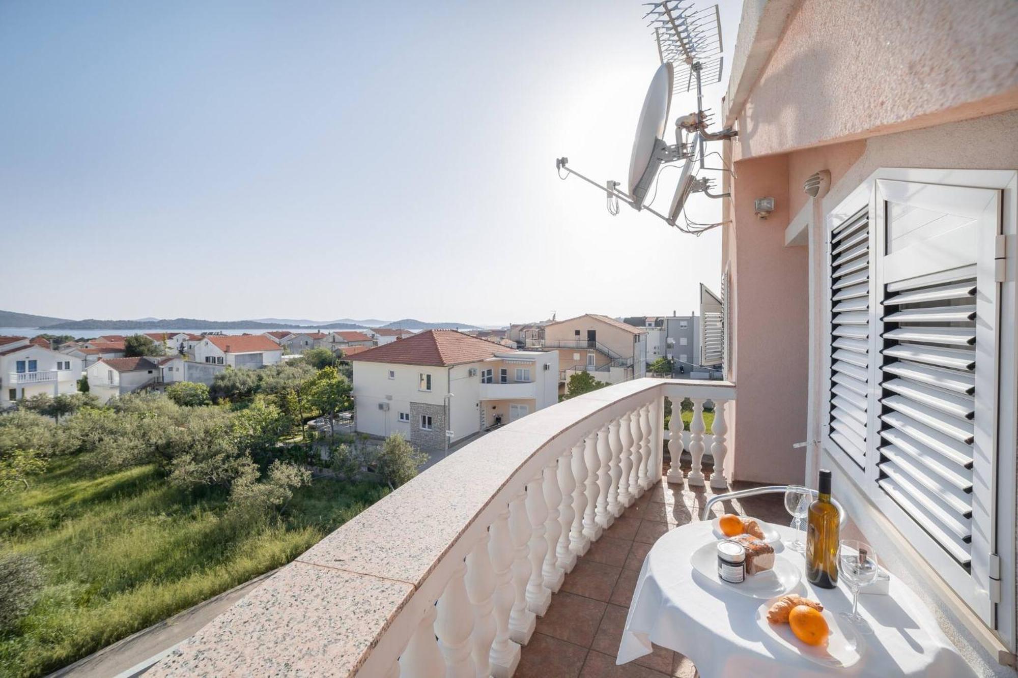Nikol Apartman Vodice Kültér fotó