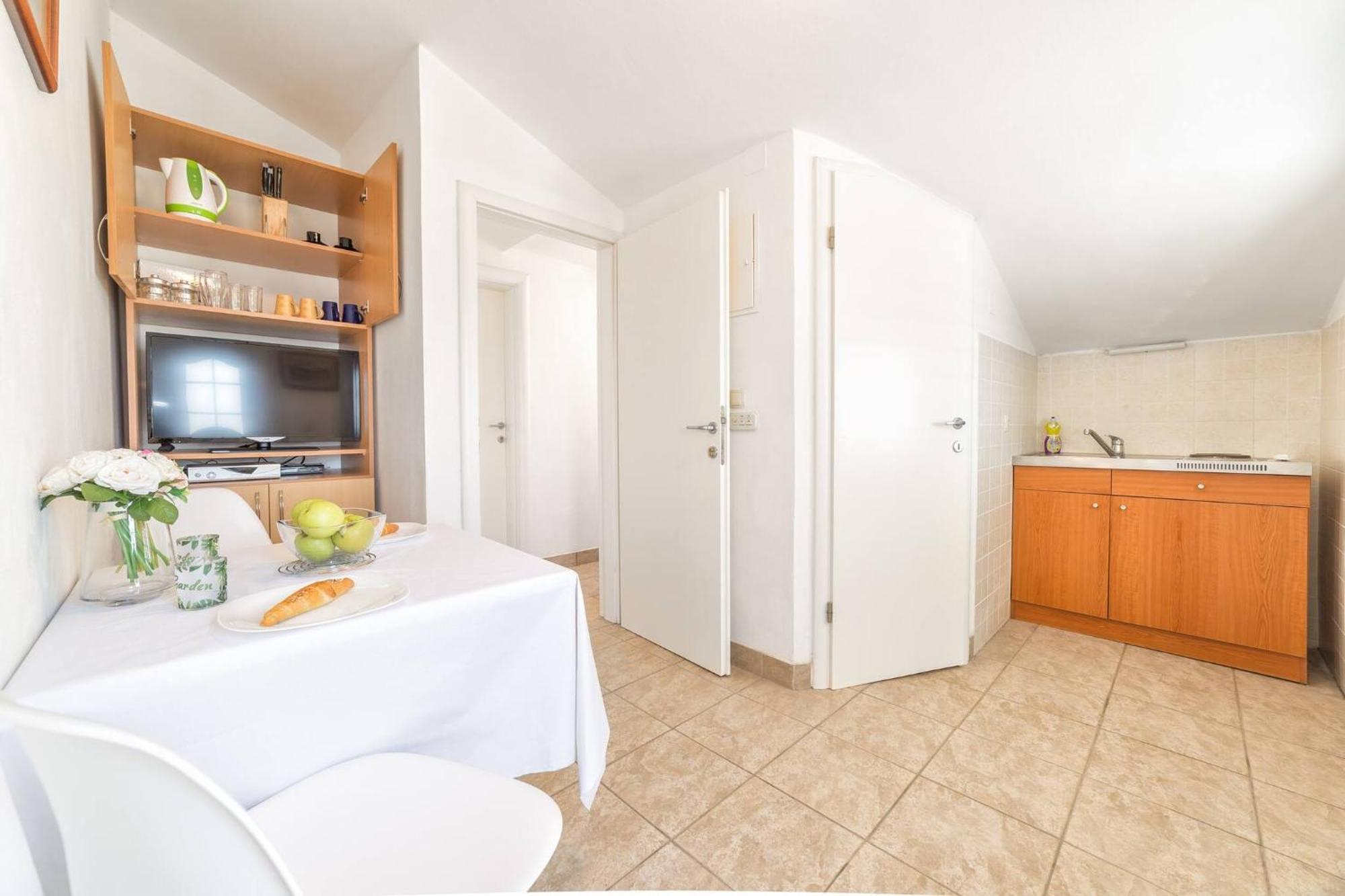 Nikol Apartman Vodice Kültér fotó